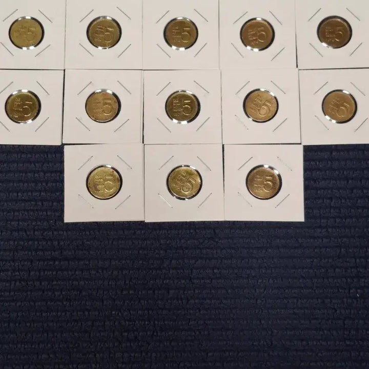 [BUNJANG] 1970 5 Won Coin Bundle (8 Yellow, 5 Red) / 1970년 5원 13개 (황8, 적5)