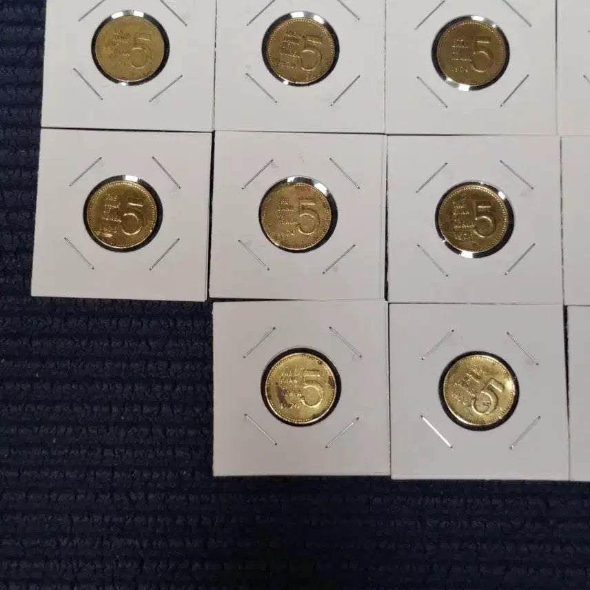 [BUNJANG] 1970 5 Won Coin Bundle (8 Yellow, 5 Red) / 1970년 5원 13개 (황8, 적5)