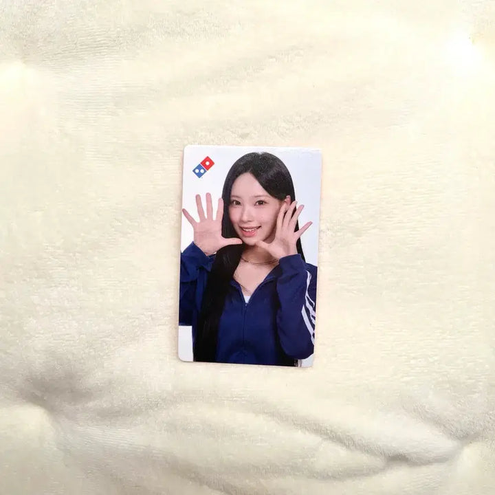 [BUNJANG] Resene Wonyoung Domino Pizza Photocard / 리센느 원이 도미노피자 포카