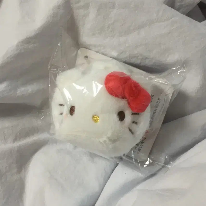 [BUNJANG] Hello Kitty Shanghai Limited Edition Steamed Bun Mascot Keychain Doll (Sealed) / 정품) 미개봉 상하이 한정 만두 헬로키티 키링 인형 샤오룽바오 마스코트