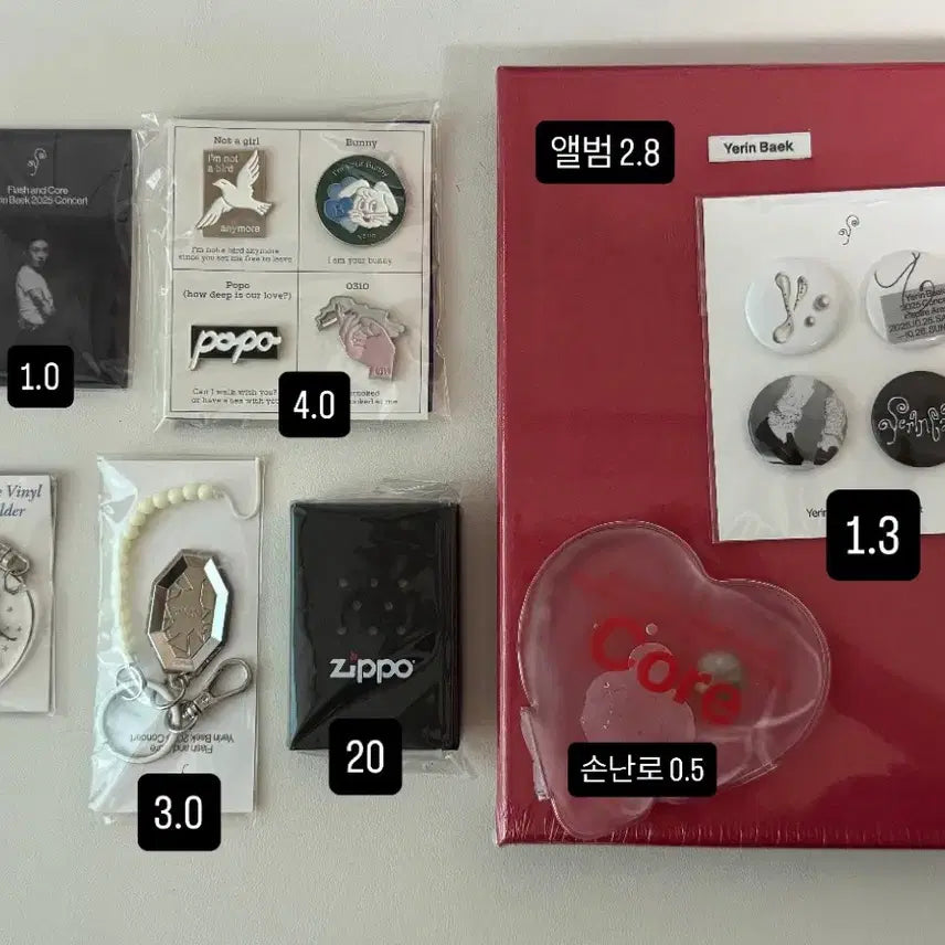 [BUNJANG] Yerin Baek Concert Goods Set (Keyring, Badge, Lighter) / (미개봉)백예린 굿즈 양도 콘서트md 키링 뱃지 라이터