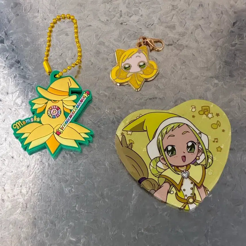[BUNJANG] Magical Doremi Momo Keychain, Badge, and Nini Charm Bundle Set / 꼬마마법사레미 모모 키링 뱃지 니니 참 일괄