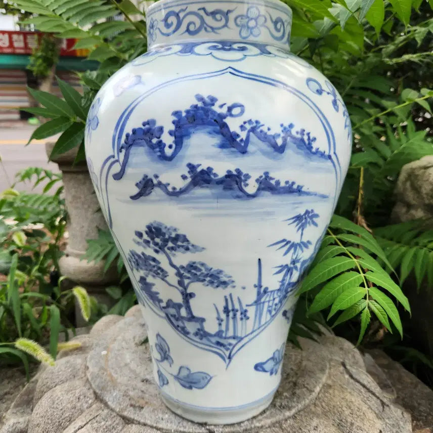 [BUNJANG] Celadon Porcelain Landscape Vase (Large) / 청화백자 산수문 항아리 준(충)(백자청화산수문호)