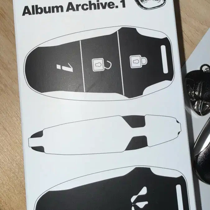[BUNJANG] WOODZ Archive.1 Full Album Chaky Keyring / WOODZ 1st Full Album Archive.1 우즈 차키 키링 앨범