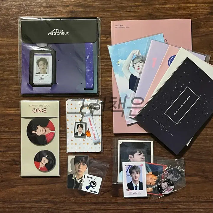[BUNJANG] BTS Jin Official &amp; Unofficial Bundle Set / BTS 방탄소년단 석진 굿즈 일괄(공식+비공)