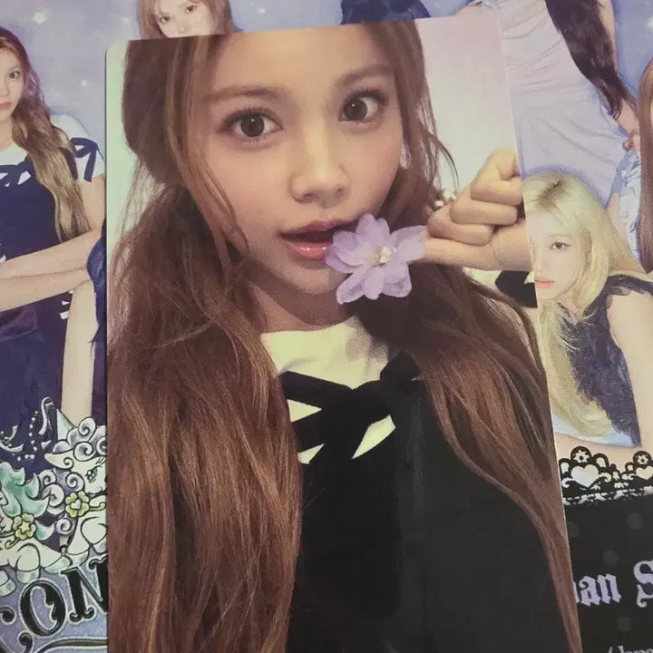 [BUNJANG] HATOOH iconic heart D ver. Carmen Photocard / 하투하 아이코닉 하트 d버전 카르멘 포카 양도