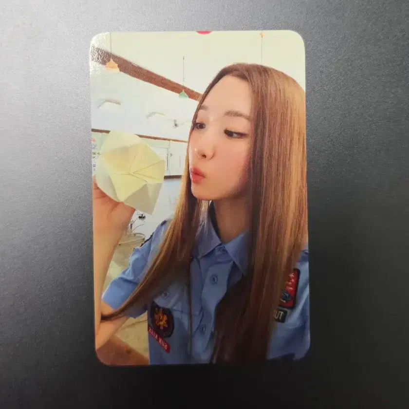 [BUNJANG] IVE Yujin Showcase Entrance Photocard / 튜이드 엘레나 쇼케이스 입장포카