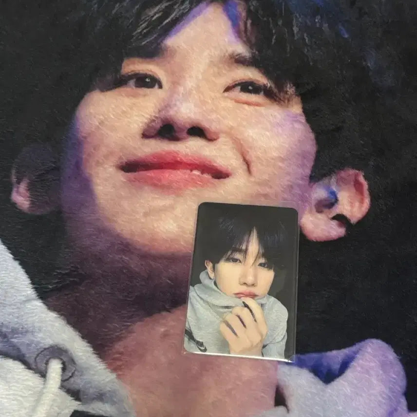 [BUNJANG] Golden Child Yunjin Photocard Bundle Set / 김병주 후드포카 담요 일괄
