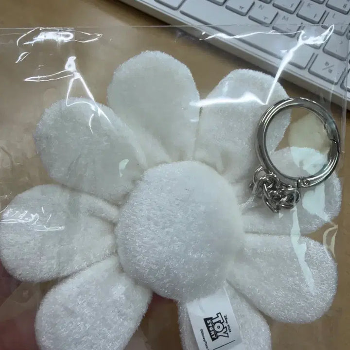 [BUNJANG] Sealed The First Fan Flower Keychain / 미개봉 더 퍼스트팬 키링