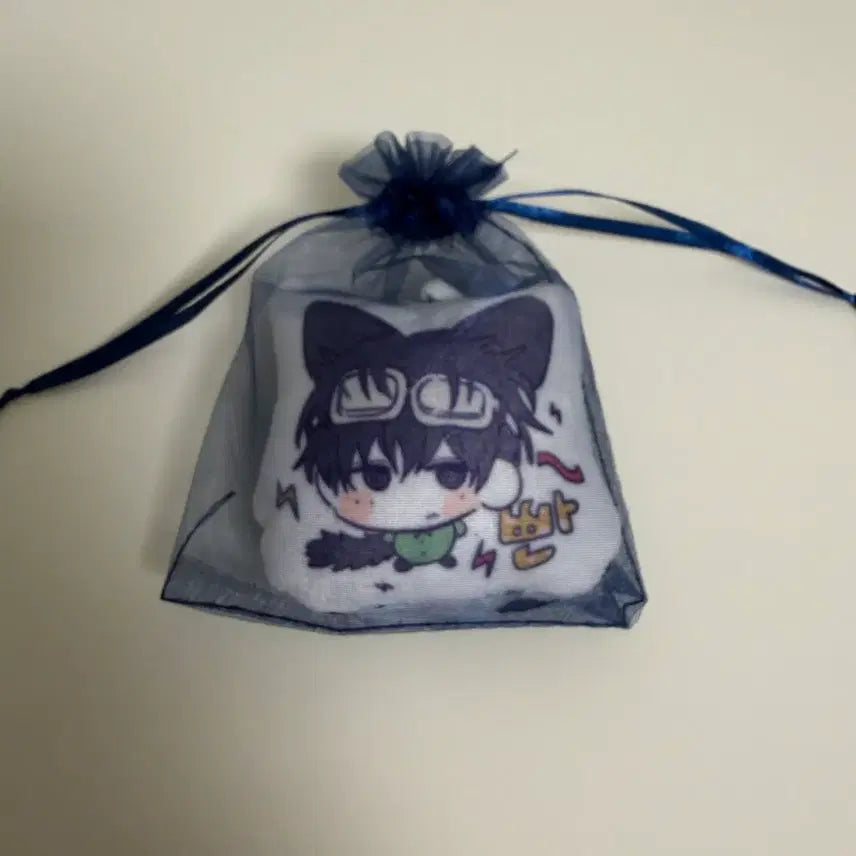 [BUNJANG] Sakamoto Days Natsuki Sakamoto Cushion Keyring / 김부록님 사카모토데이즈 빤히 나츠키 쿠션키링
