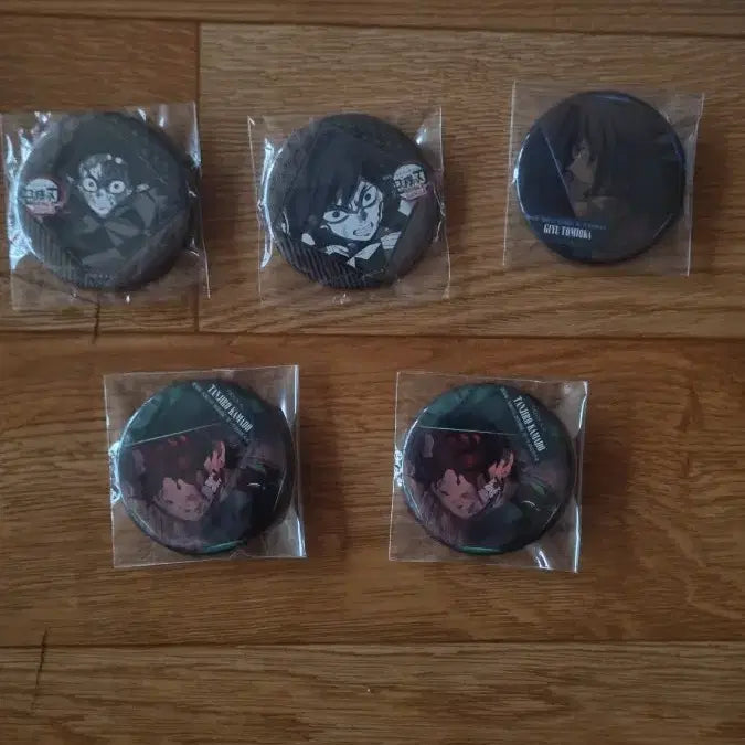 [BUNJANG] Ufotable Dining Tanjiro Giyu Mugen Train Can Badge Bundle Set - Demon Slayer / 일괄) 탄지로 기유 무한성 유포테이블 다이닝 캔뱃지 귀멸의 칼날