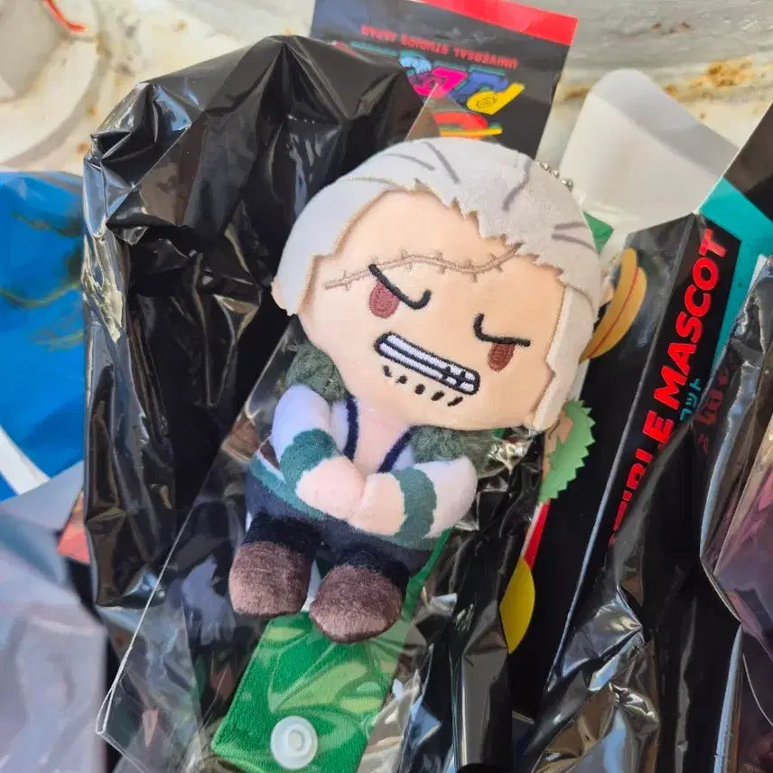 [BUNJANG] One Piece 2026 Universal Nuigurumi Keychain - Smoker / 원피스 2026 유니버셜 누이 인형 키링 굿즈 스모커