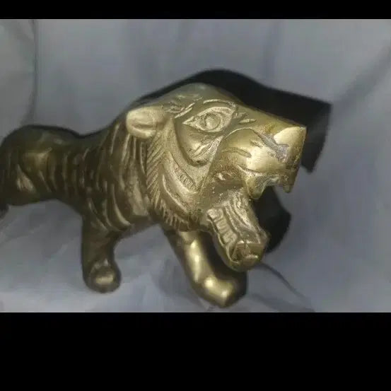 [BUNJANG] Large Brass-Colored Tiger Sculpture 42cm / 대형 황동빛 호랑이 조각상 42cm 1.7kg 풍수.인테리어 장식품