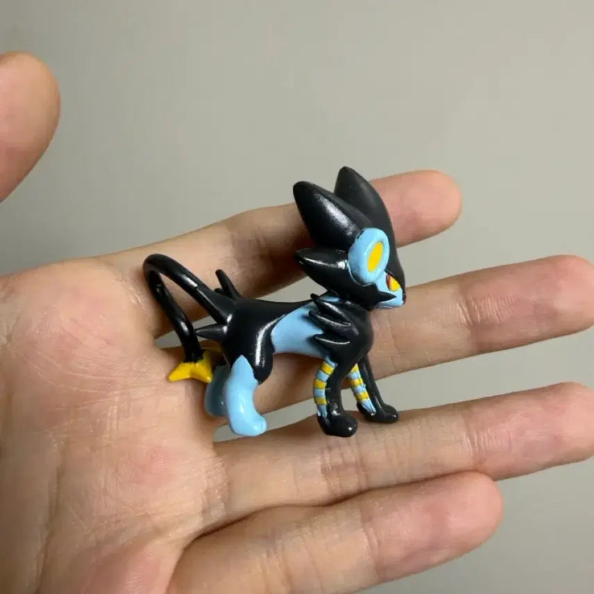 [BUNJANG] Pokemon Classic Luxray Moncolle Figure / 포켓몬스터 고전 렌트라 몬코레 피규어