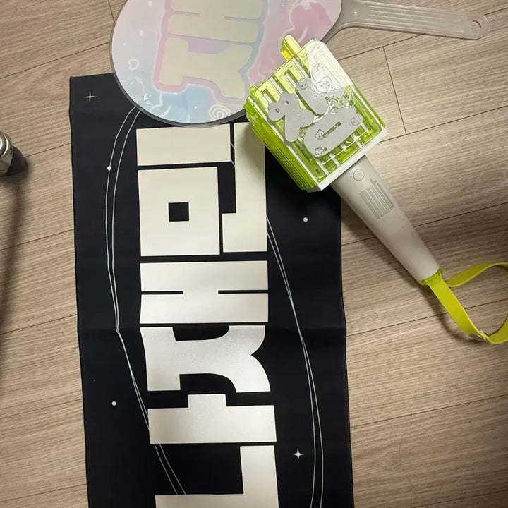 [BUNJANG] NCT Jaemin Slogan, Uchiwa, and Lightstick Bundle Set / 엔시티 재민 슬로건 +우치와 +응원봉