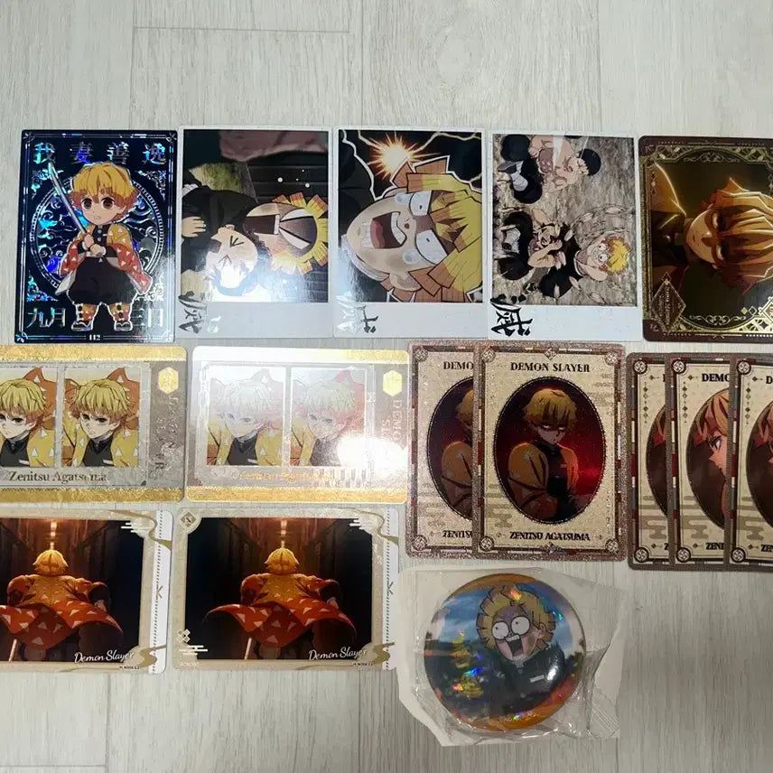 [BUNJANG] Demon Slayer Zenitsu Trading Card Badge Bundle Set / 귀멸의 칼날 귀칼 젠이츠 트레이딩 카드 뱃지