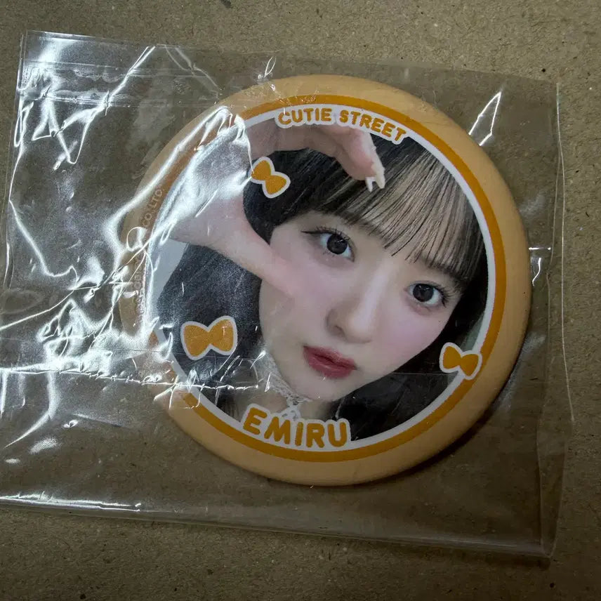 [BUNJANG] Emiya Kawamoto Can Badge / 카와모토 에미루 캔뱃지