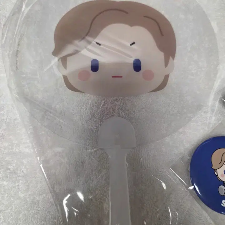 [BUNJANG] Lost Ark Silian Fan, Badge, Keyring Bundle Set / 로스트아크 실리안 부채, 뱃지, 키링 일괄