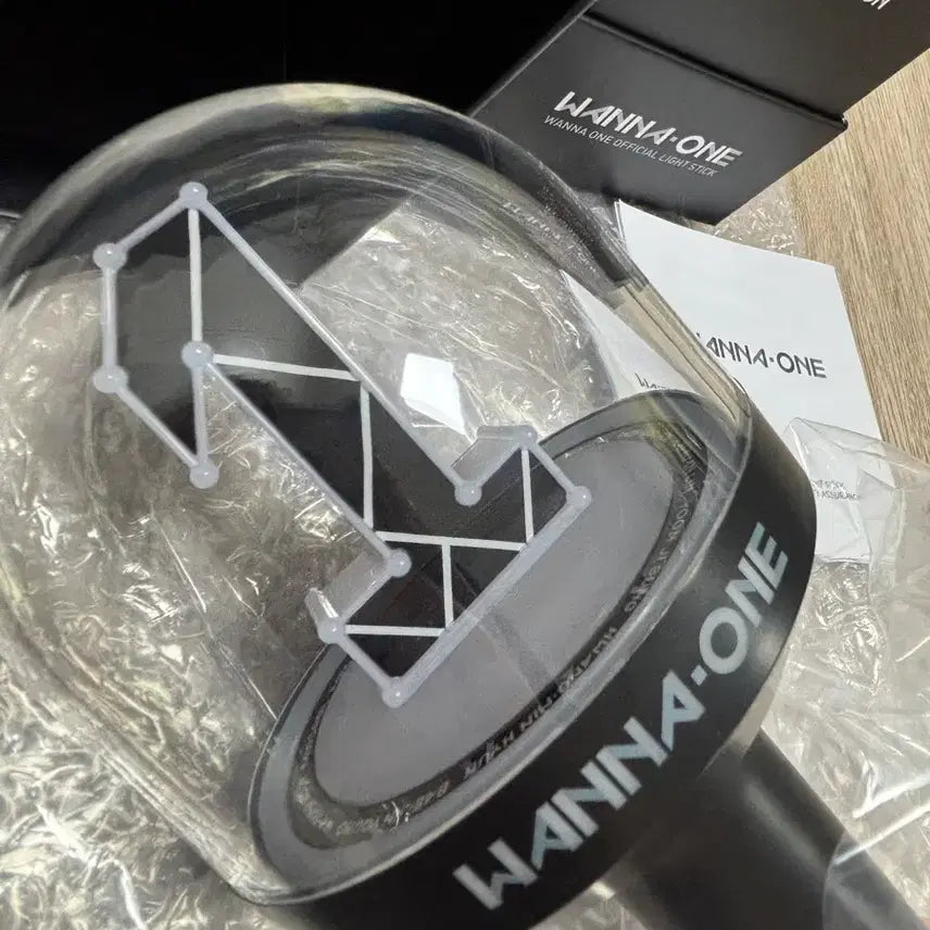 [BUNJANG] Wanna One Official Lightstick Bundle Set / (새상품) 보관만 한 너블봉 판매합니다