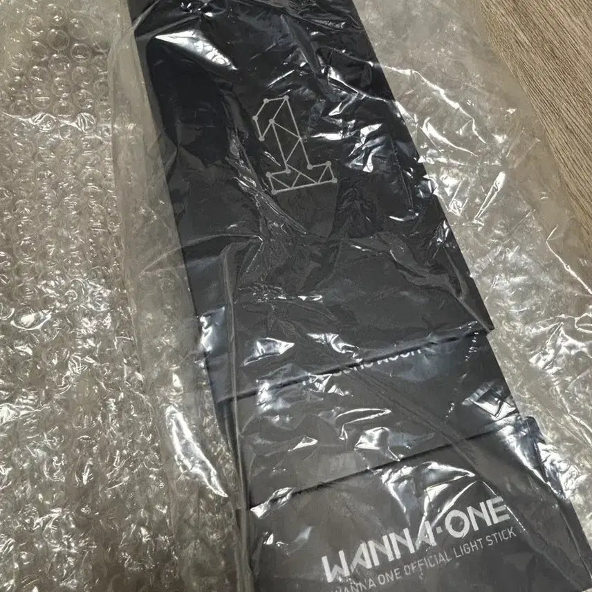 [BUNJANG] Wanna One Official Lightstick Bundle Set / (새상품) 보관만 한 너블봉 판매합니다