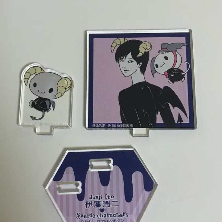 [BUNJANG] Junji Ito x Sanrio Collaboration Acrylic Standee - Crossroads Boy / 반택포함 0.2 급처)이토준지 산리오 콜라보 아크릴 사거리 소년