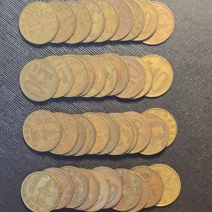 [BUNJANG] 1979 Korean 10 Won Coin Bundle (40 pcs) / 옛날 10원 동전 1979년 구도안 주화 40개 일괄