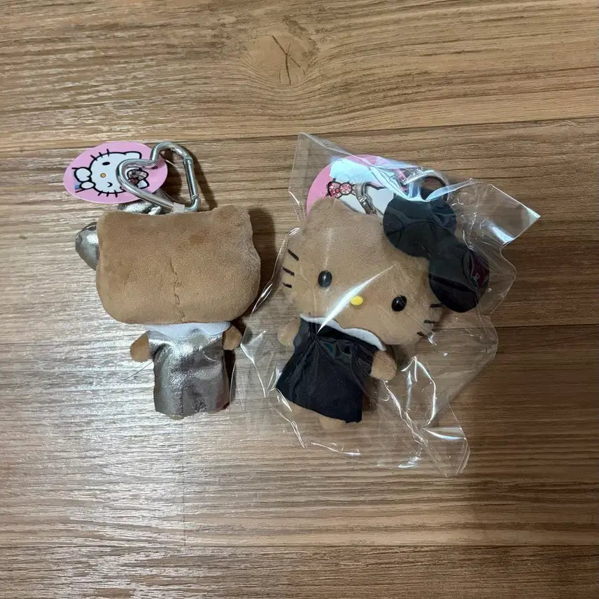 [BUNJANG] Sanrio Hello Kitty Tanned Mini Dolls (Bundle Set) / 새상품)태닝 키티 헬로키티 미니 인형2개 일괄