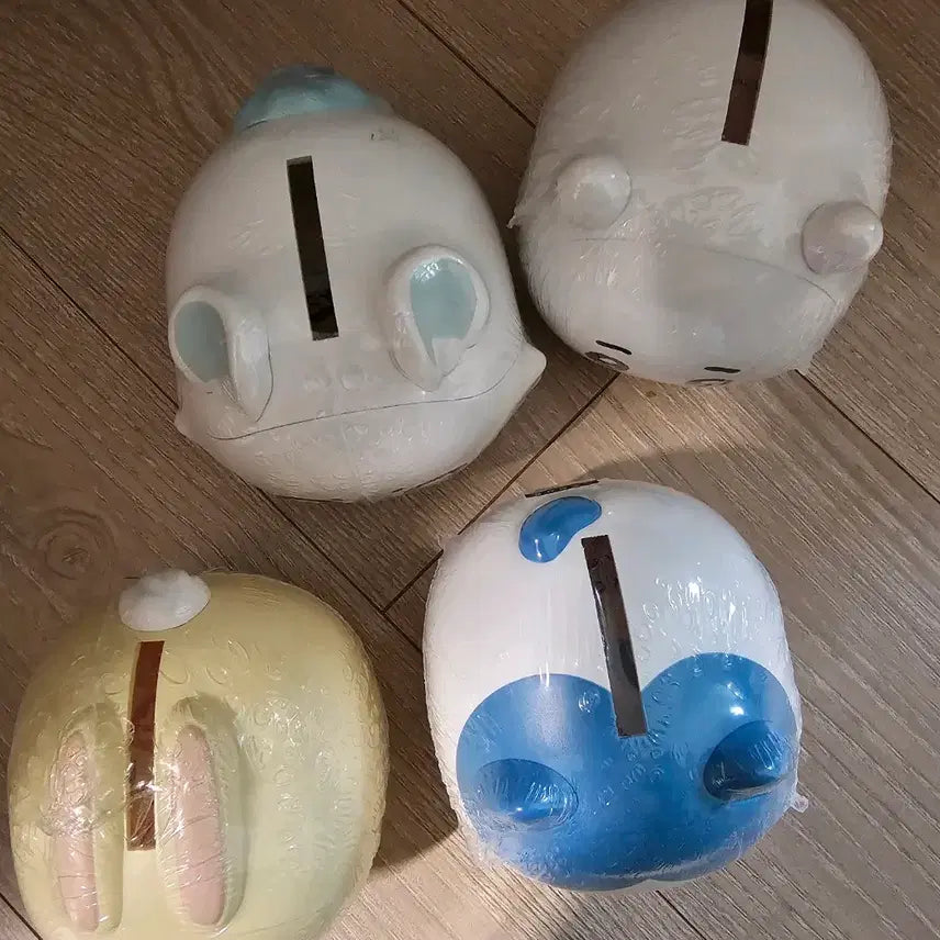 [BUNJANG] Chiikawa Coin Bank 4 Types + Lip Balm Cap 2 Types Set / (새상품) 치이카와 저금통 가차4종 + 립밤캡 2종