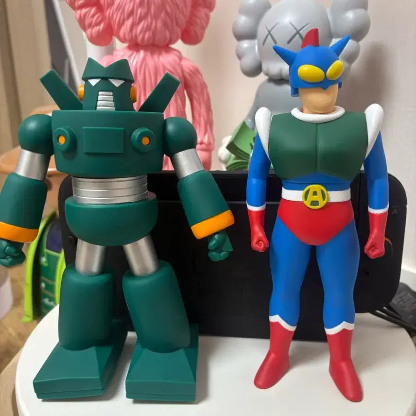 [BUNJANG] Crayon Shin-chan Figure Set (2 Types) Authentic / (정품)짱구 피규어 2종 일괄 판매합니다