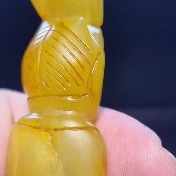 [BUNJANG] Antique Yellow Jade Figurine Sculpture / 오래된 맑은 황옥 인물상 강질의 옥 조각품