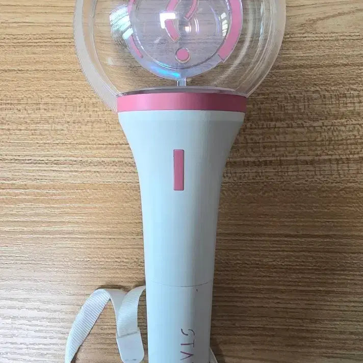 [BUNJANG] STAYC WINK BONG Lightstick / 스테이씨 응원봉 윙크봉