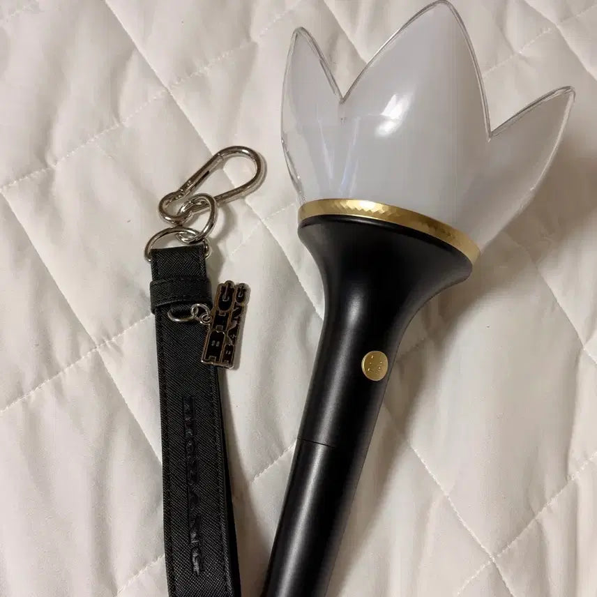 [BUNJANG] BIGBANG 20th Anniversary Concert Light Stick Bundle / 20주년 뱅봉 + 핸드 스트랩 + 크로스 스트랩