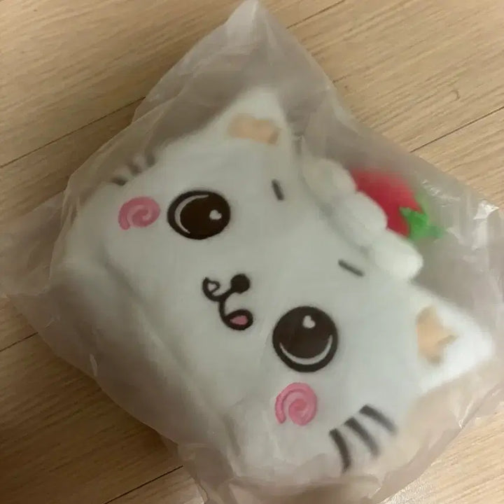 [BUNJANG] NCT WISH Strawberry Wishdol Kuri Pouch (Sealed) / 엔시티위시 딸기위시돌 쿠리 파우치 미개봉