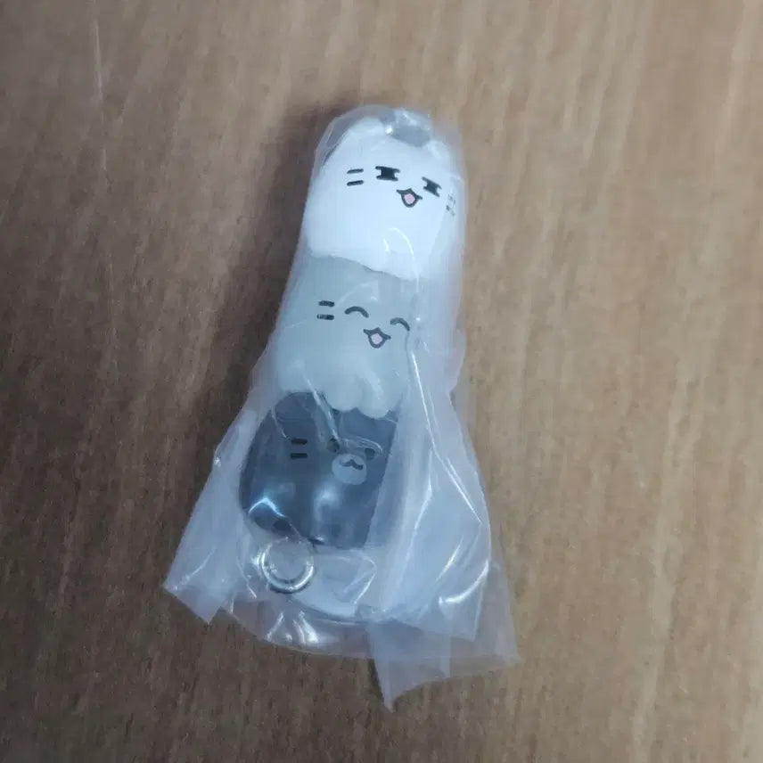 [BUNJANG] Mini-teen Keychain / 미니틴 대롱 가챠 열닫잠