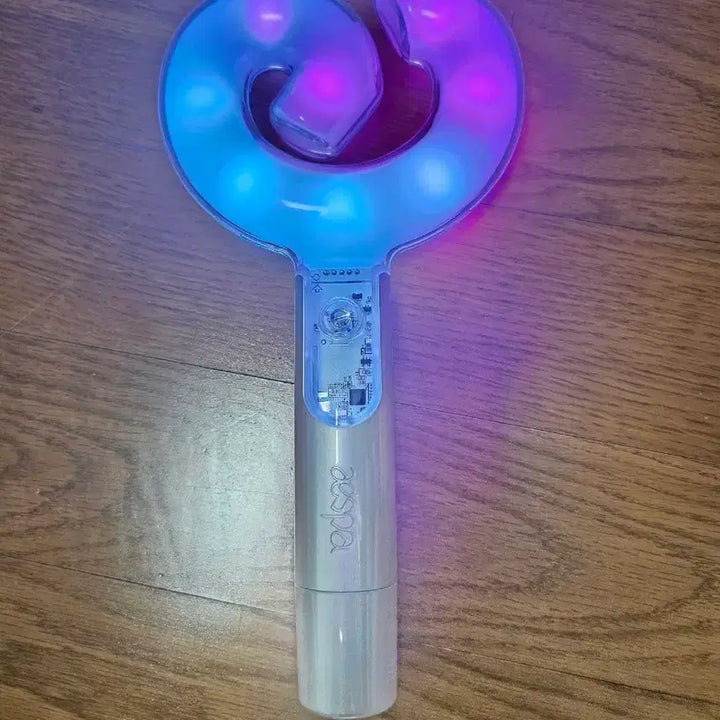 [BUNJANG] aespa Official Light Stick Version 2 (Photocard Included) / 에스파 응원봉 버전2 (포카포함)