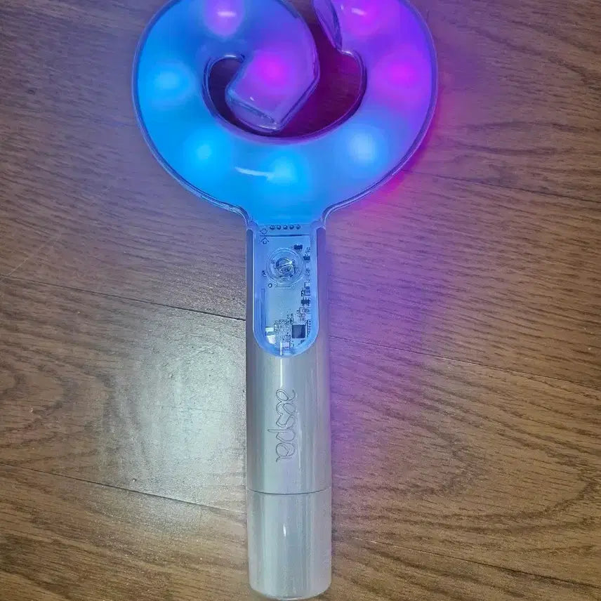 [BUNJANG] aespa Official Light Stick Version 2 (Photocard Included) / 에스파 응원봉 버전2 (포카포함)