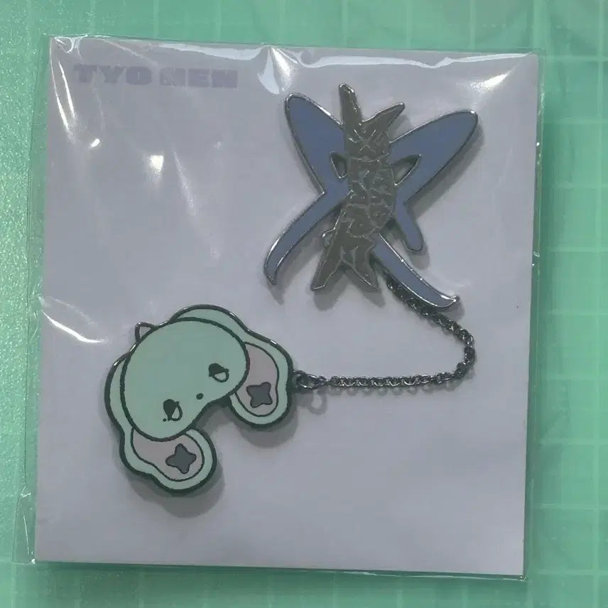 [BUNJANG] AKMU Summer Concert Badge [Tyoen] / 엑디즈 썸머콘 뱃지 툐낸 툐넨