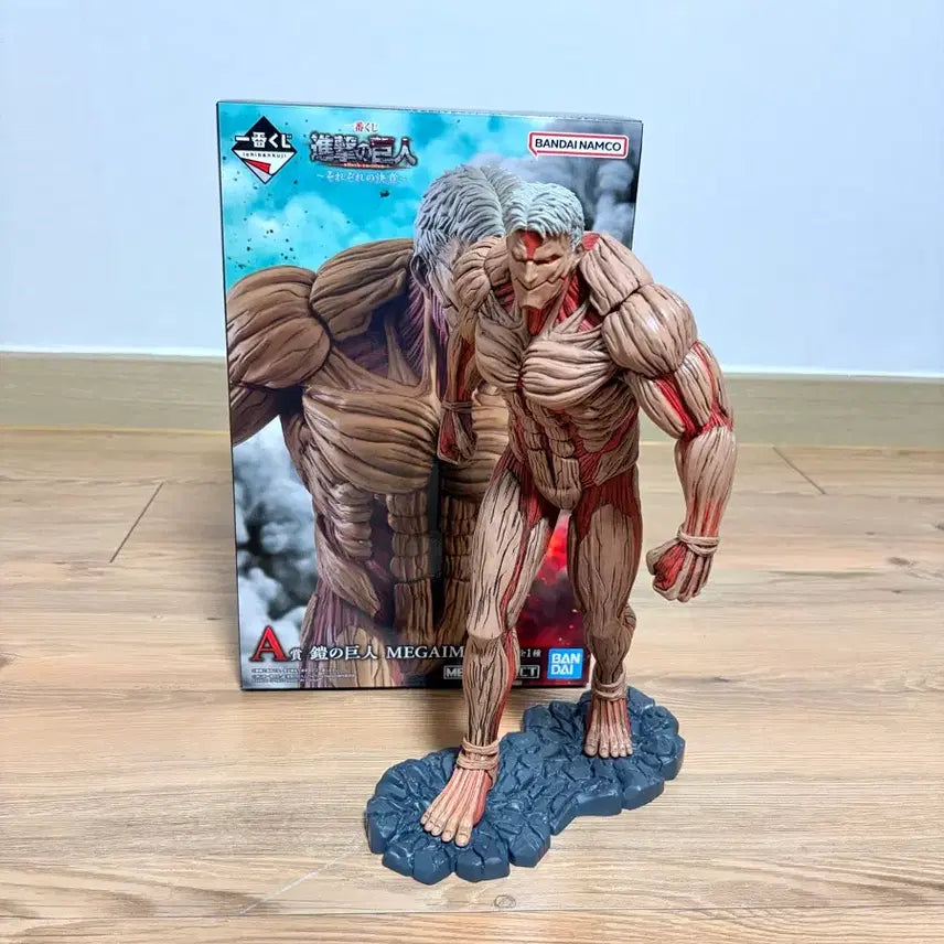 [BUNJANG] Attack on Titan Armored Titan Figure (Unsealed) / 개봉) 진격의거인 A상 갑옷거인