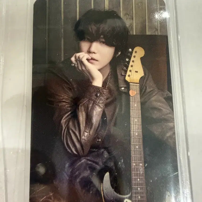 [BUNJANG] BTS Suga Photocard (Guitar Concept) / 방탄소년단 슈가 포토카드 기타