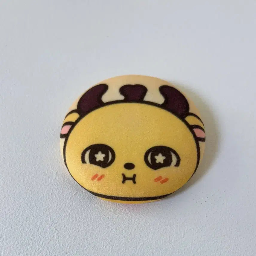 [BUNJANG] Sosimi and Friends Sosimi Close-up Squishy Pin Badge / 소심이와 친구들 소심이 얼빡 말랑핀뱃지