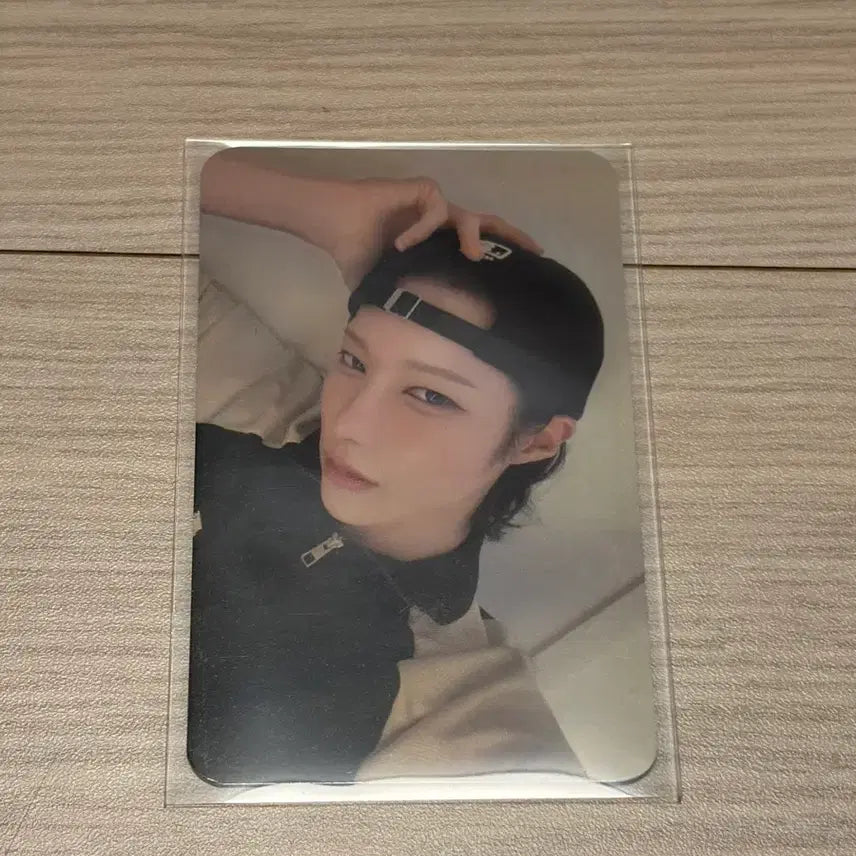[BUNJANG] XCLOVE Louis Photocard / 엑스러브 루이 포토카드 양도 합니다.