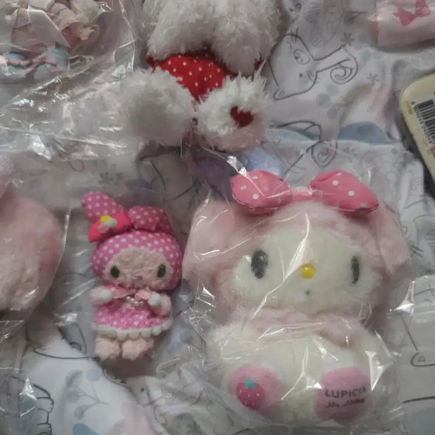 [BUNJANG] Sanrio My Melody Bundle Set (2015 Lupicia Mascot &amp; Godiva Heart Plush) / 일괄2015루피시아마이멜로디고디바