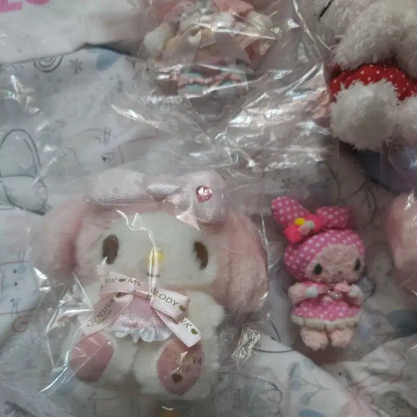 [BUNJANG] Sanrio My Melody Bundle Set (2015 Lupicia Mascot &amp; Godiva Heart Plush) / 일괄2015루피시아마이멜로디고디바