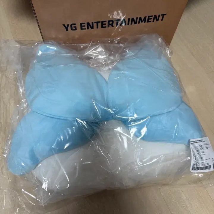 [BUNJANG] BABYMONSTER AHYEON Character Face Cushion (Sealed) / AHYEON  아현 캐릭터 얼굴 쿠션