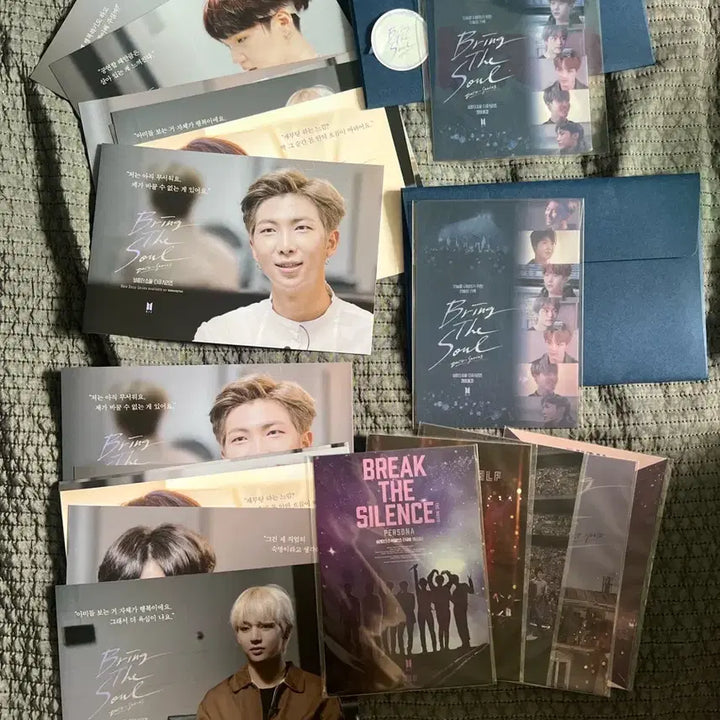 [BUNJANG] BTS Bring The Soul V Jin Lenticular &amp; Postcard Bundle Set / 방탄 bts 브링더 소울  bring the soul2세트 뷔 v 테형+진 jin 렌티