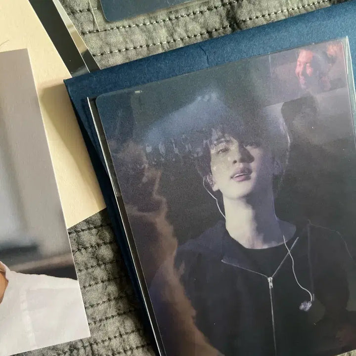 [BUNJANG] BTS Bring The Soul V Jin Lenticular &amp; Postcard Bundle Set / 방탄 bts 브링더 소울  bring the soul2세트 뷔 v 테형+진 jin 렌티