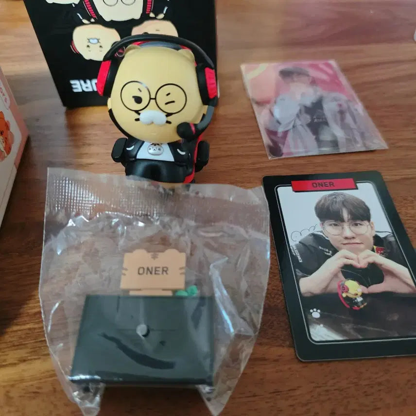 [BUNJANG] T1 Esports Owner Dolls Bundle Set (2 Types) with Photocards / T1 티원 오너 인형 2종 일괄 판매 / 중국 한정 애니멀즈 아이스크림 / 춘식이 피규어 오식이 / 포토카드 포함