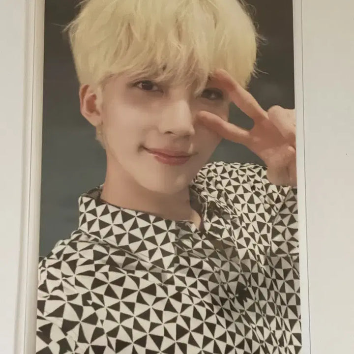 [BUNJANG] SEVENTEEN Jeonghan Memory Book Carat Land Photocard / 세븐틴 메모리북 캐랜 캐럿랜드 정한 포카