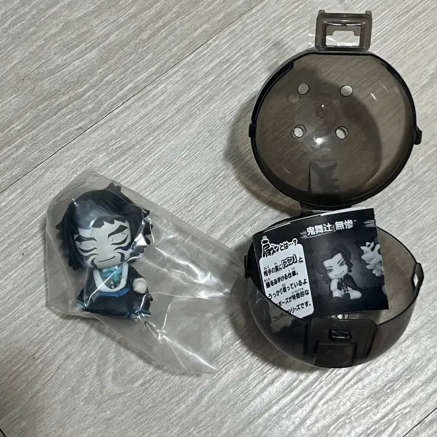 [BUNJANG] Demon Slayer Kaigaku Shoulder Hugger Figure / 귀멸의칼날 어깨쿵 피규어 카이가쿠