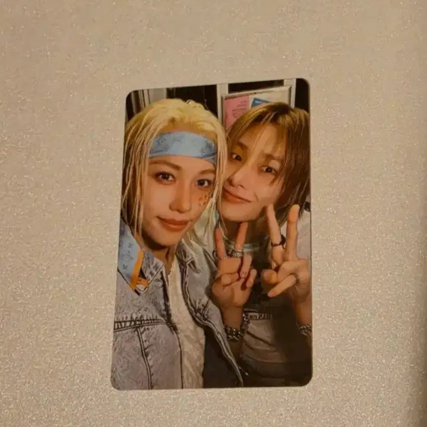 [BUNJANG] Stray Kids SKZ THIS MAN POP-UP Long Sleeve Unit Photocard Felix I.N Bbojjakz / 스트레이키즈 스키즈 디스앤댓 팝업 롱슬리브 유닛 포카 필릭스 아이엔 뽀짝즈 양도